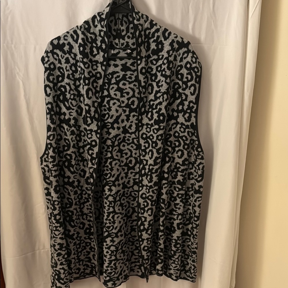 Cato Black and Gray Patterned Vest